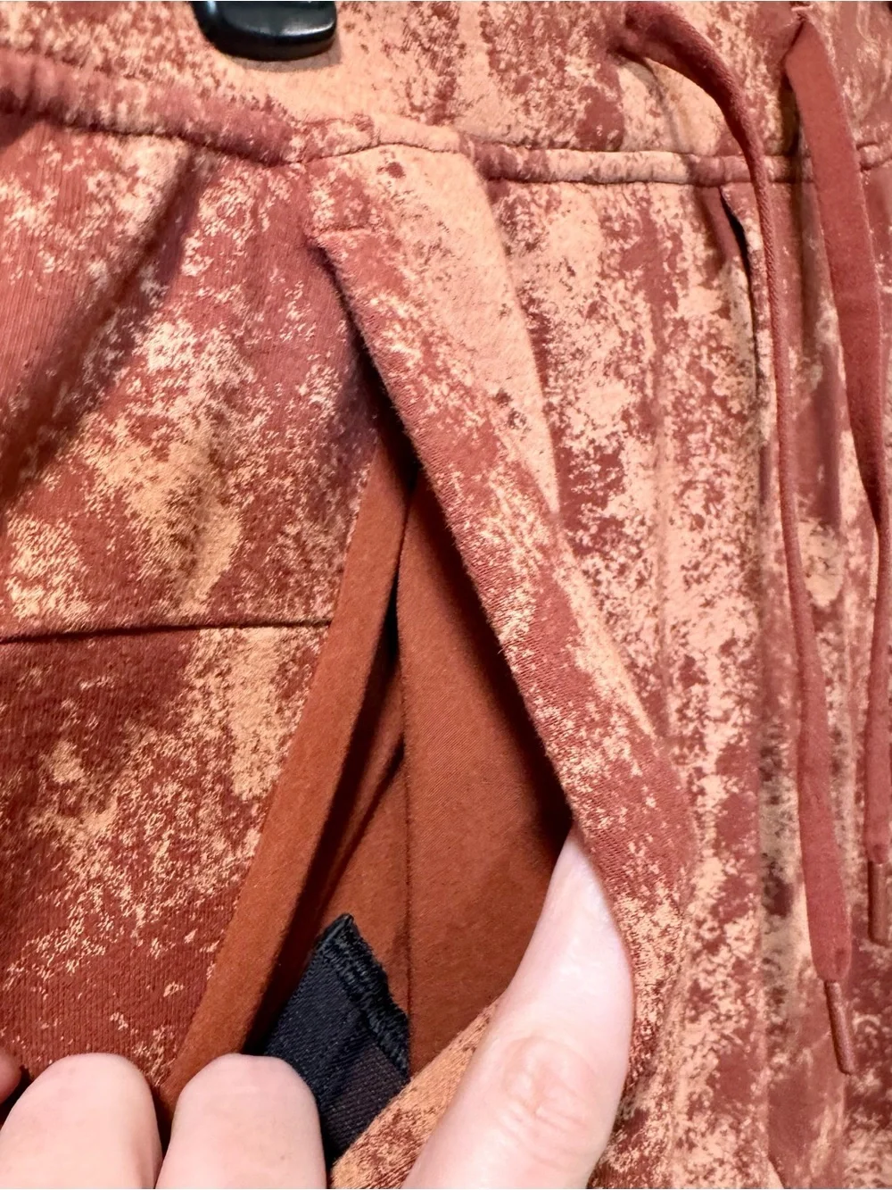 Lululemon Rust and Peach Tie-Dye Joggers Size Small